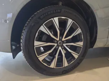 VOLVO XC 60 Plus Dark AWD Bluetooth Navi LED Klima