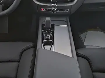 VOLVO XC60 Plus Dark AWD Cockpit Memory
