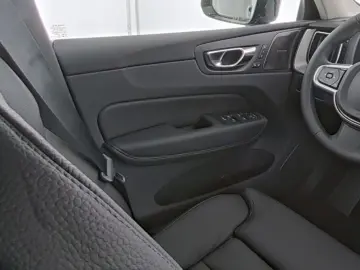 VOLVO XC60 Plus Dark AWD Cockpit Memory