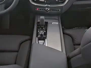 VOLVO XC60 Plus Dark AWD Digitales Cockpit Memory