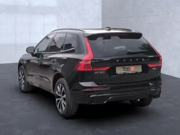 VOLVO XC60 B5 (Benzin) Plus Dark AWD Automatik Navi