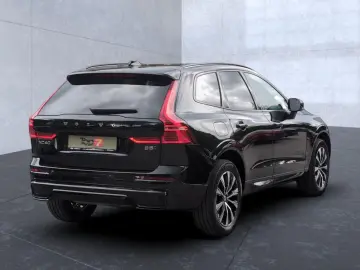 VOLVO XC60 B5 (Benzin) Plus Dark AWD Automatik Navi