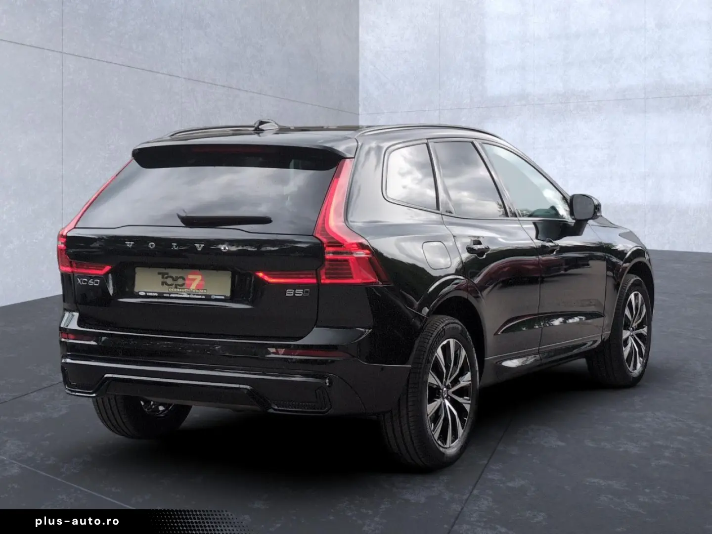 VOLVO XC60 B5 (Benzin) Plus Dark AWD Automatik Navi
