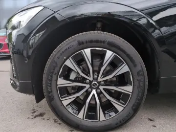 VOLVO XC60 B5 (Benzin) Plus Dark AWD Automatik Navi