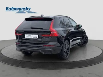 VOLVO XC60 B5 Plus Black Edition AWD Pano 360K 21Zoll