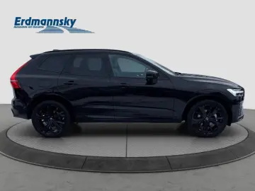 VOLVO XC60 B5 Plus Black Edition AWD Pano 360K 21Zoll