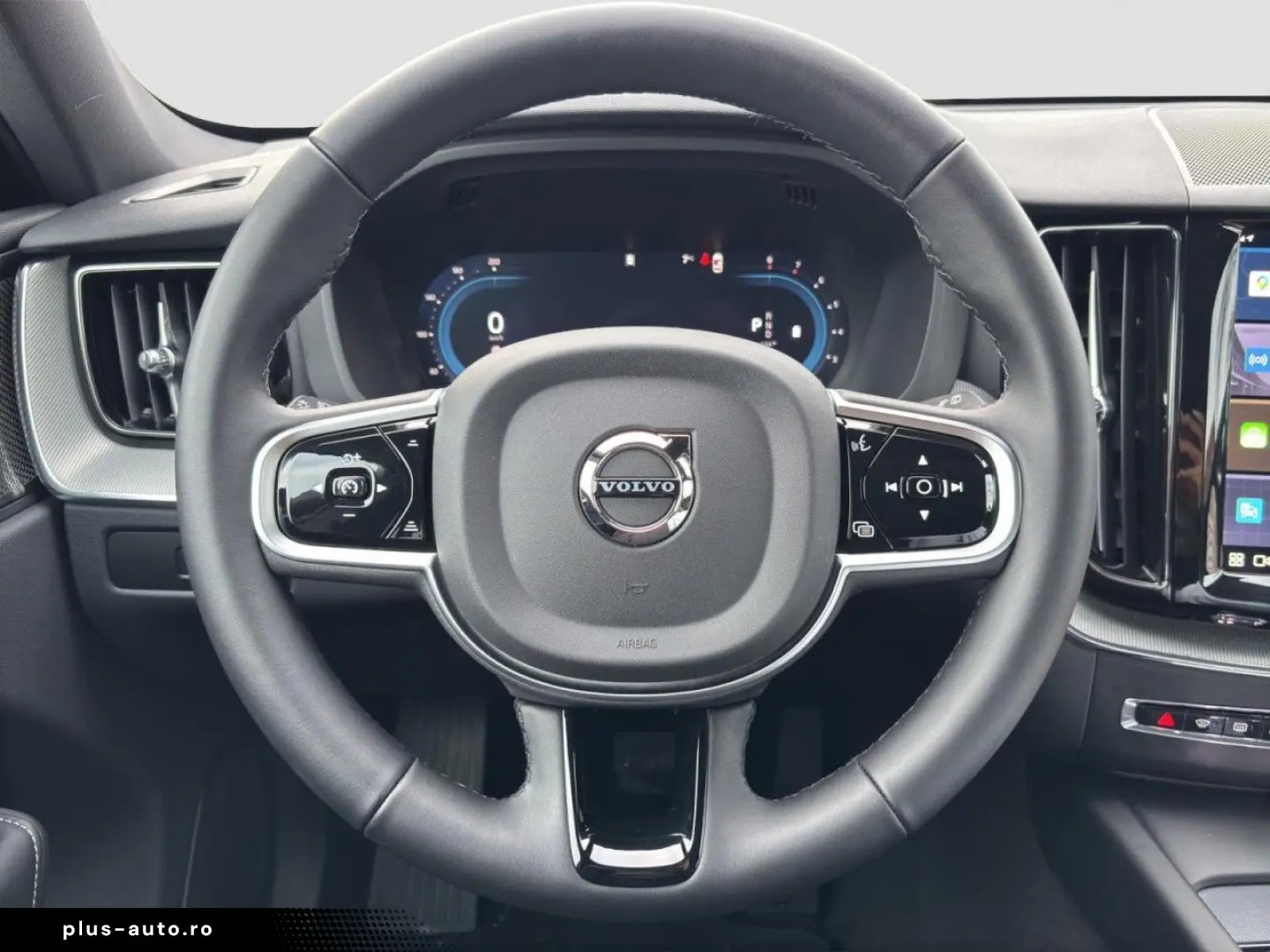 VOLVO XC60 B5 Plus Black Edition AWD Pano 360K 21Zoll