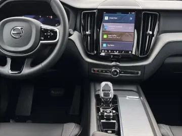 VOLVO XC60 B5 Plus Black Edition AWD Pano 360K 21Zoll