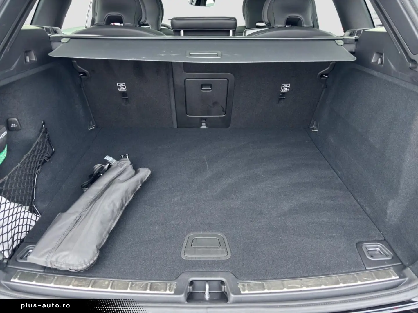 VOLVO XC60 B5 Plus Black Edition AWD Pano 360K 21Zoll