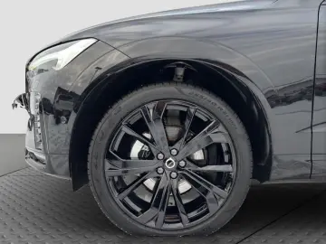 VOLVO XC60 B5 Plus Black Edition AWD Pano 360K 21Zoll