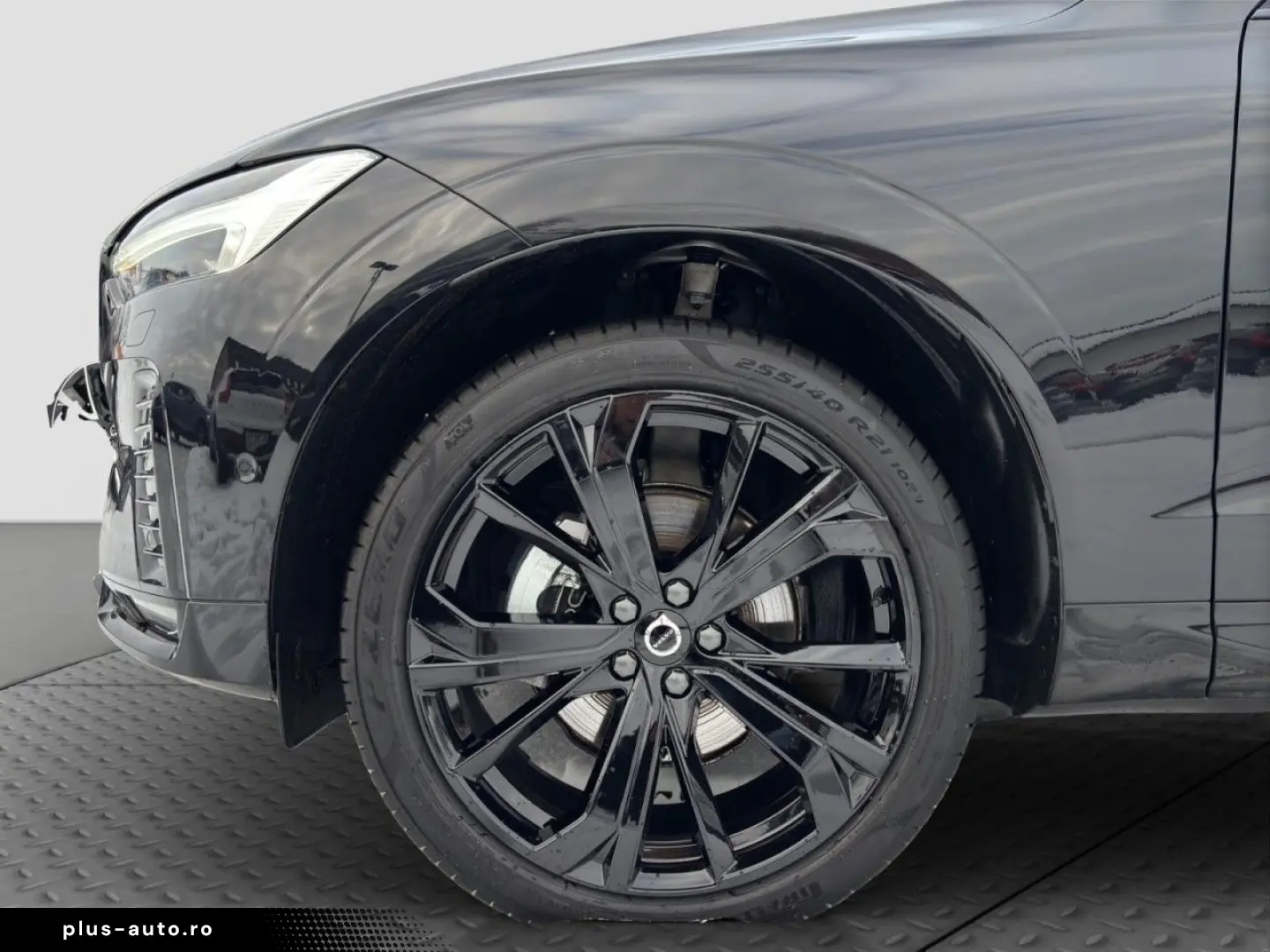 VOLVO XC60 B5 Plus Black Edition AWD Pano 360K 21Zoll