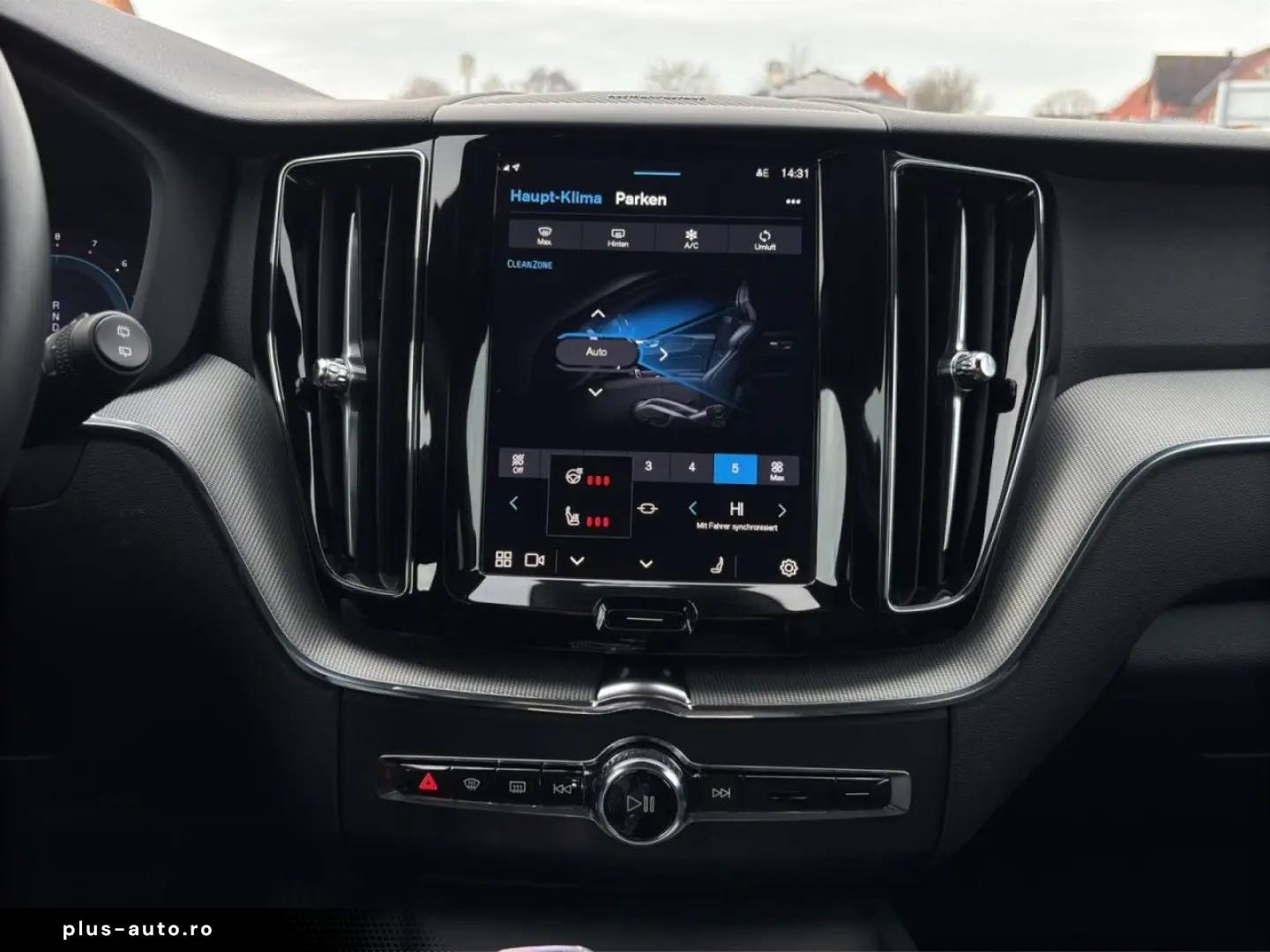 VOLVO XC60 B5 Plus Black Edition AWD Pano 360K 21Zoll