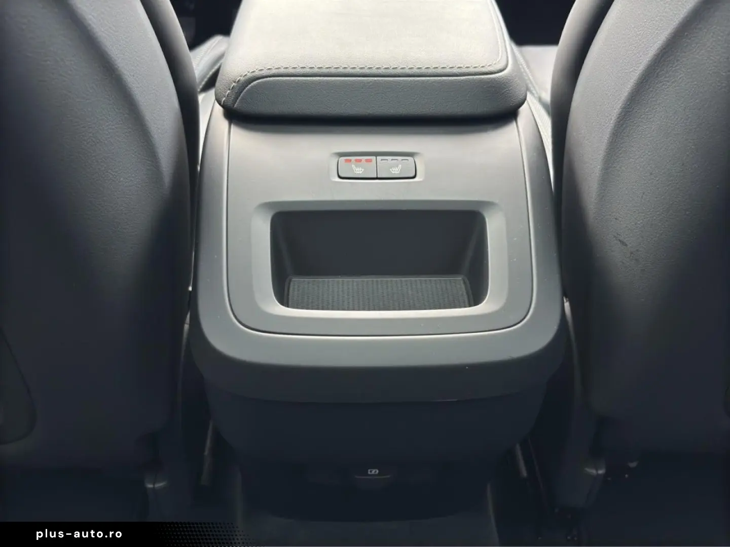 VOLVO XC60 B5 Plus Black Edition AWD Pano 360K 21Zoll
