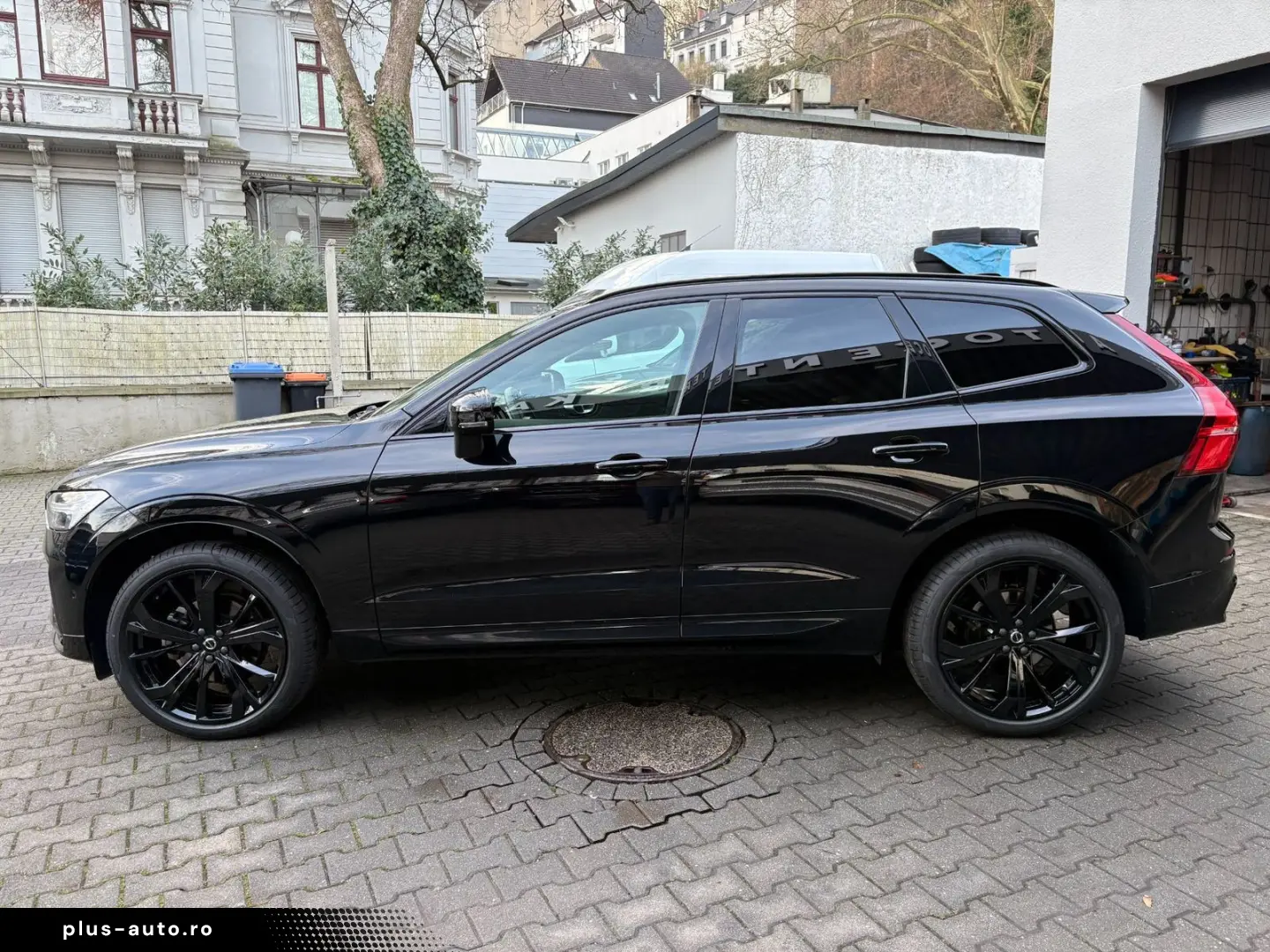 VOLVO XC60 B5 Plus Black Edition Head-Up ACC PANO 360