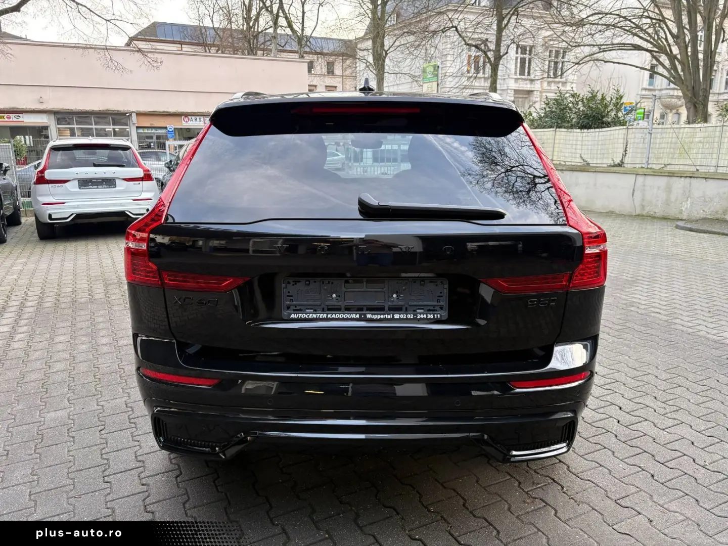VOLVO XC60 B5 Plus Black Edition Head-Up ACC PANO 360