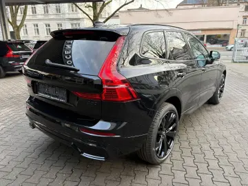VOLVO XC60 B5 Plus Black Edition Head-Up ACC PANO 360