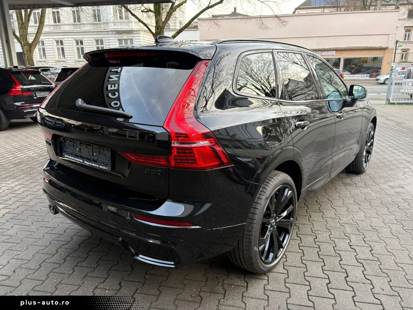 VOLVO XC60 B5 Plus Black Edition Head-Up ACC PANO 360