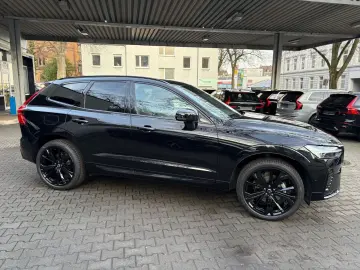 VOLVO XC60 B5 Plus Black Edition Head-Up ACC PANO 360