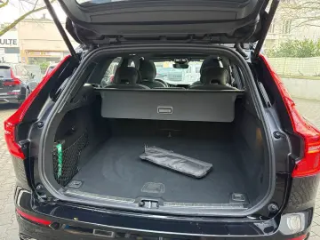 VOLVO XC60 B5 Plus Black Edition Head-Up ACC PANO 360