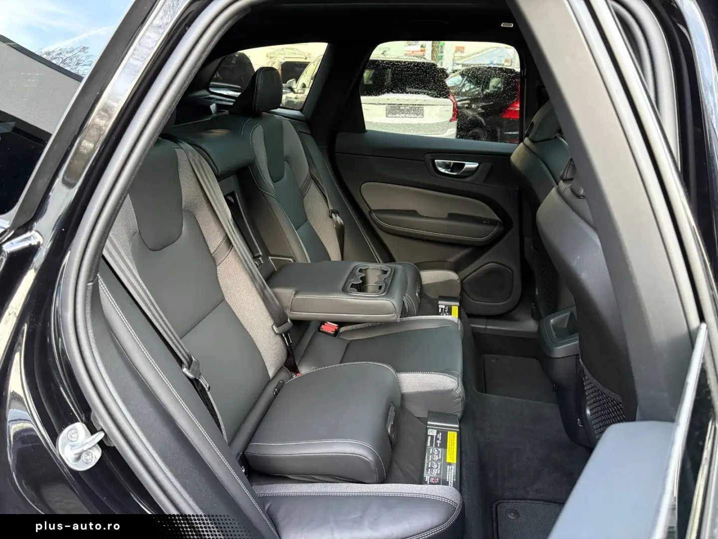 VOLVO XC60 B5 Plus Black Edition Head-Up ACC PANO 360