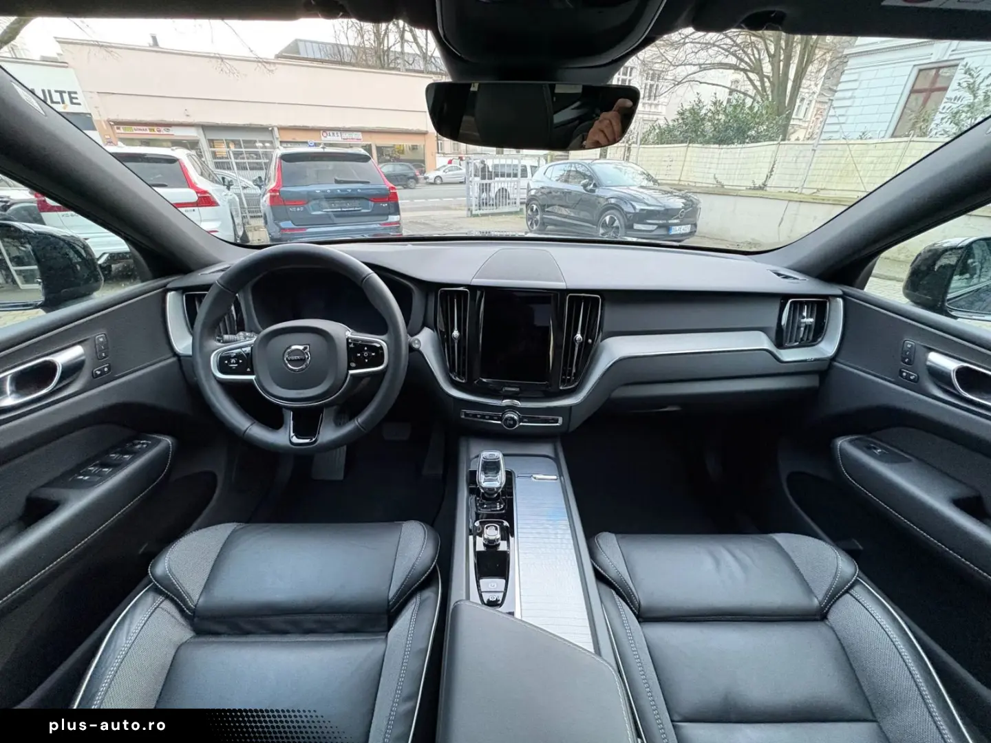 VOLVO XC60 B5 Plus Black Edition Head-Up ACC PANO 360