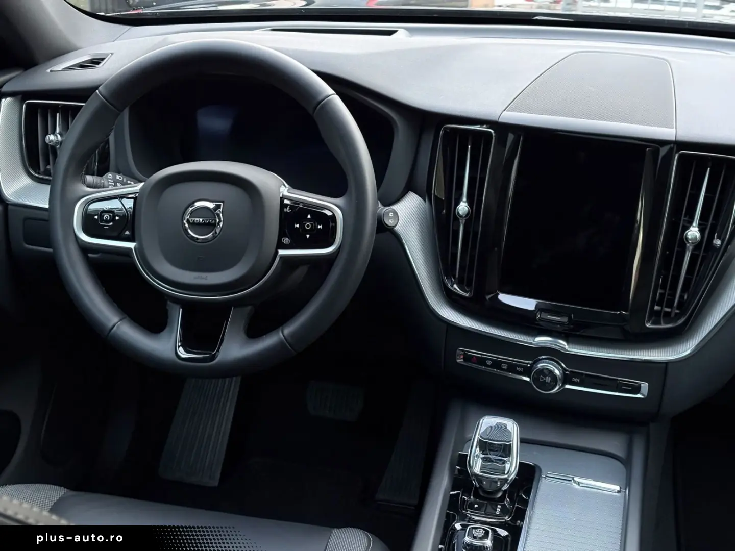VOLVO XC60 B5 Plus Black Edition Head-Up ACC PANO 360