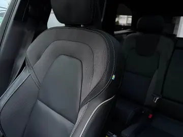 VOLVO XC60 B5 Plus Black Edition Head-Up ACC PANO 360