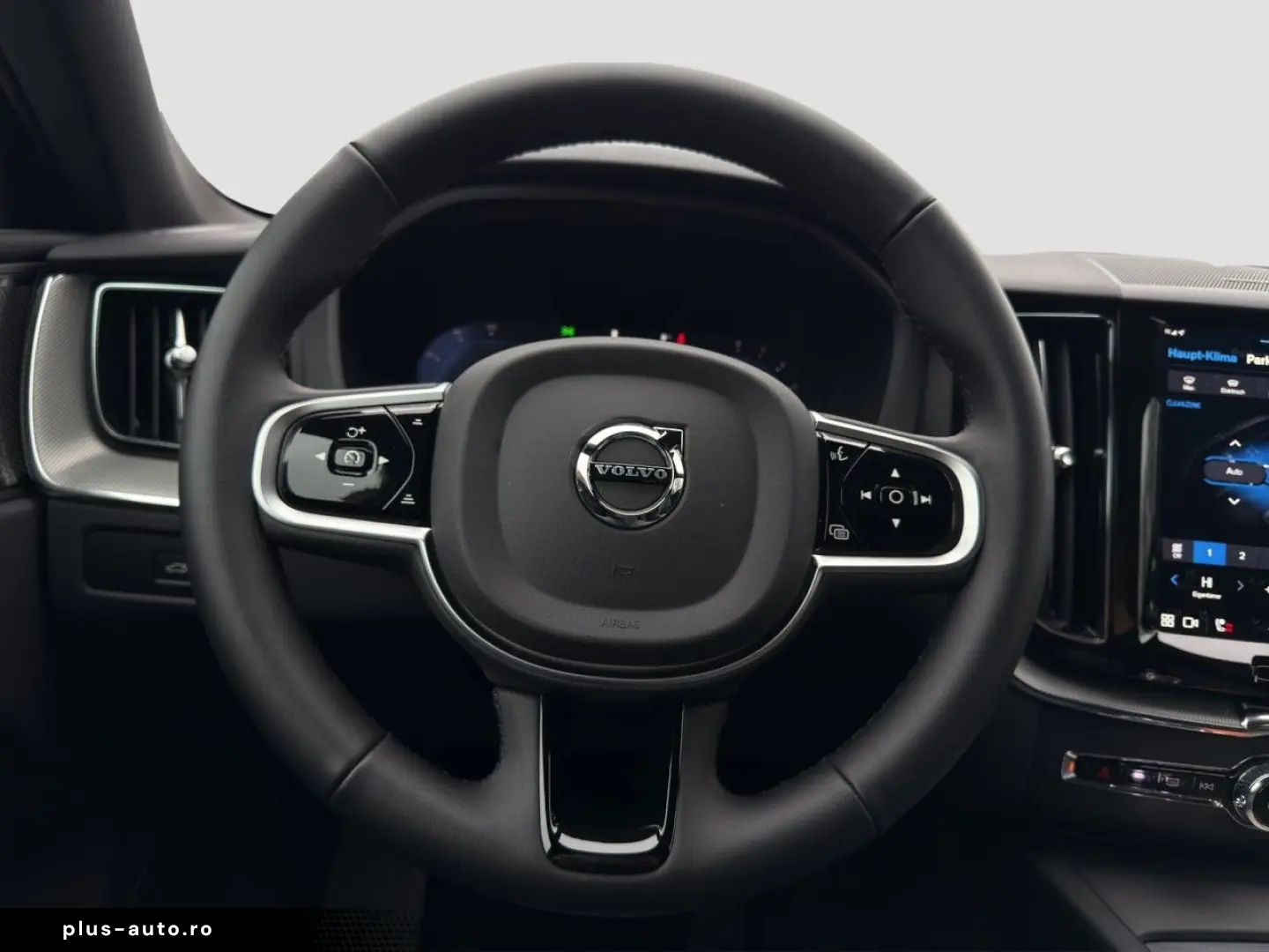 VOLVO XC60 B5 Plus Black Edition AWD Pano 360Kam