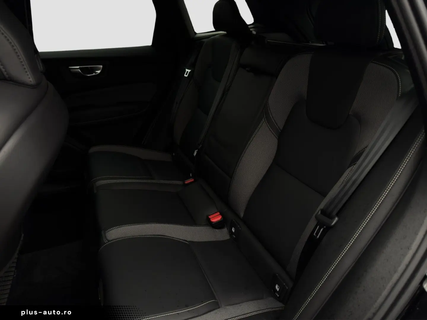 VOLVO XC60 B5 Plus Black Edition AWD Pano 360Kam