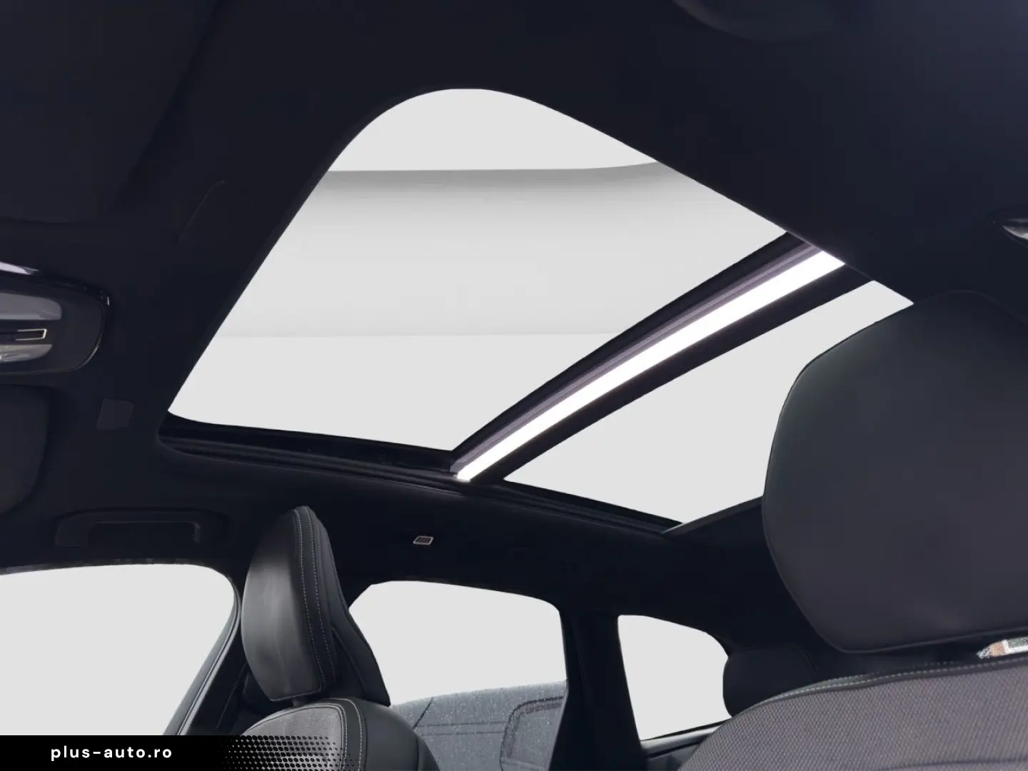 VOLVO XC60 B5 Plus Black Edition AWD Pano 360Kam