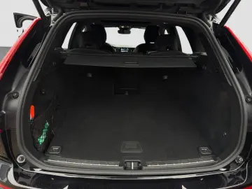 VOLVO XC60 B5 Plus Black Edition AWD Pano 360Kam