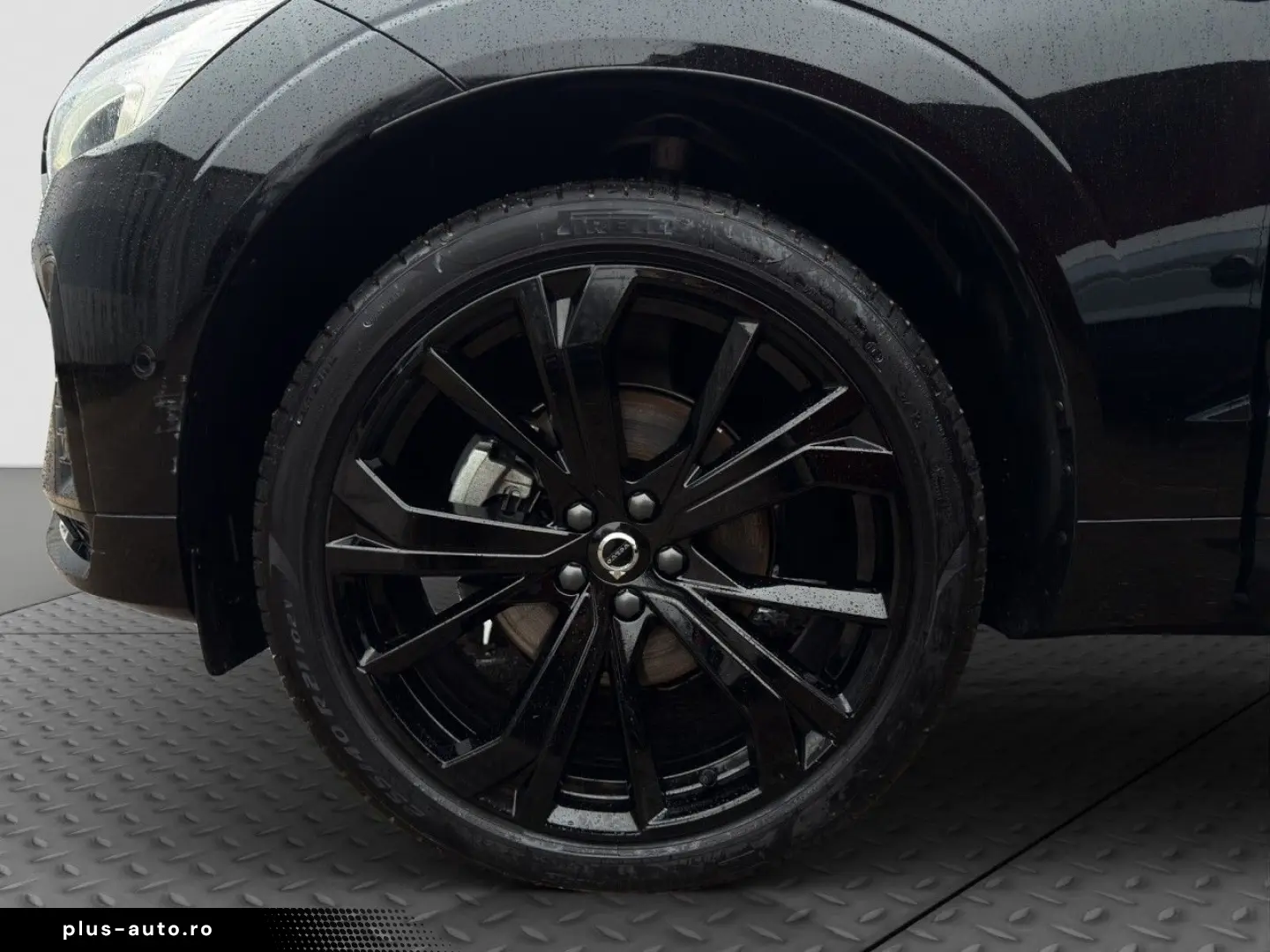 VOLVO XC60 B5 Plus Black Edition AWD Pano 360Kam
