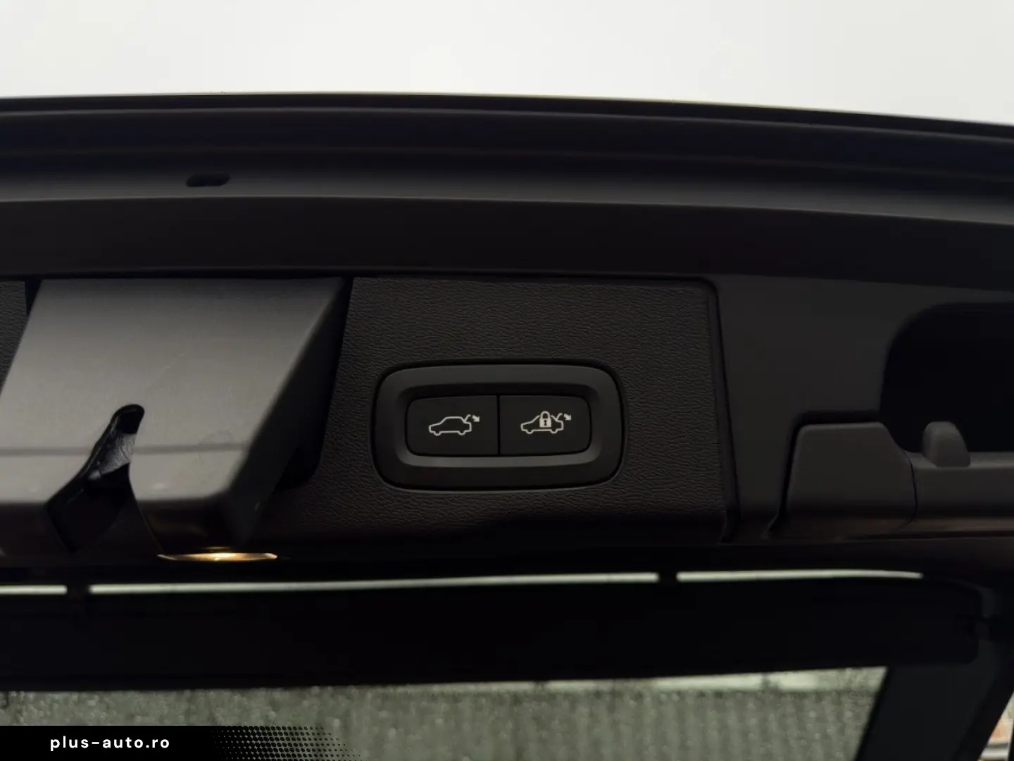 VOLVO XC60 B5 Plus Black Edition AWD Pano 360Kam
