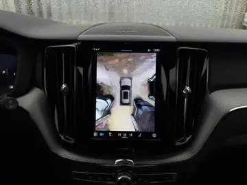 VOLVO XC60 B5 Plus Black Edition AWD Pano 360Kam