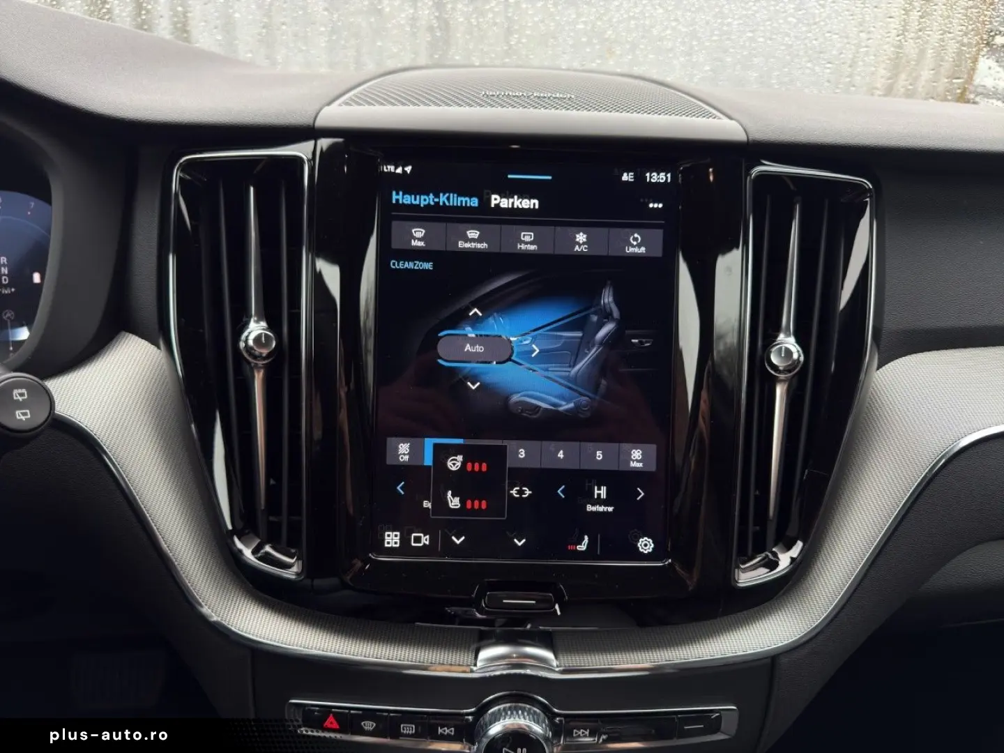 VOLVO XC60 B5 Plus Black Edition AWD Pano 360Kam