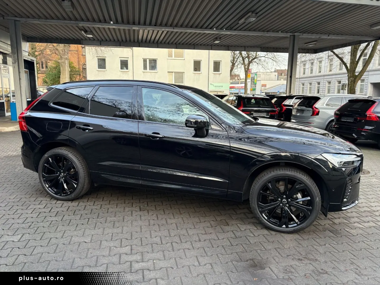 VOLVO XC60 B5 Plus Black Edition Head-Up PANO 360 ACC
