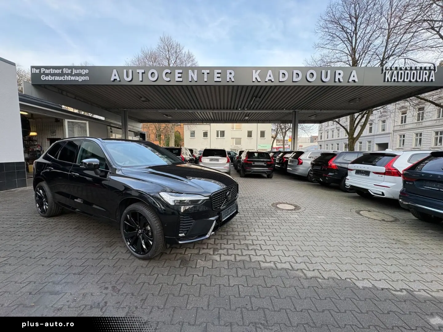 VOLVO XC60 B5 Plus Black Edition Head-Up PANO 360 ACC