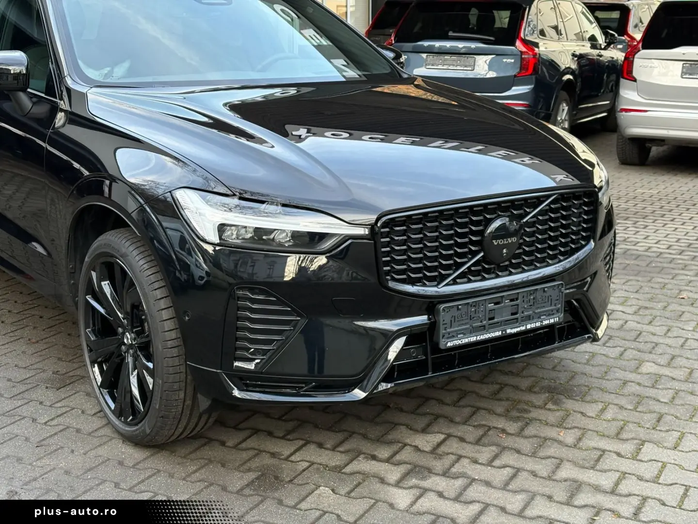 VOLVO XC60 B5 Plus Black Edition Head-Up PANO 360 ACC