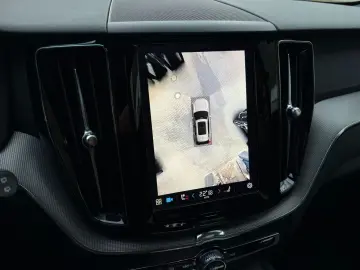 VOLVO XC60 B5 Plus Black Edition Head-Up PANO 360 ACC