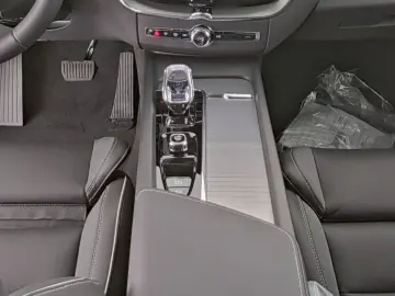 VOLVO XC60 B5 AWD Benzin Black Edition Plus
