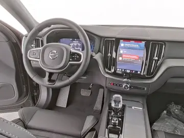 VOLVO XC60 B5 AWD Benzin Black Edition Plus