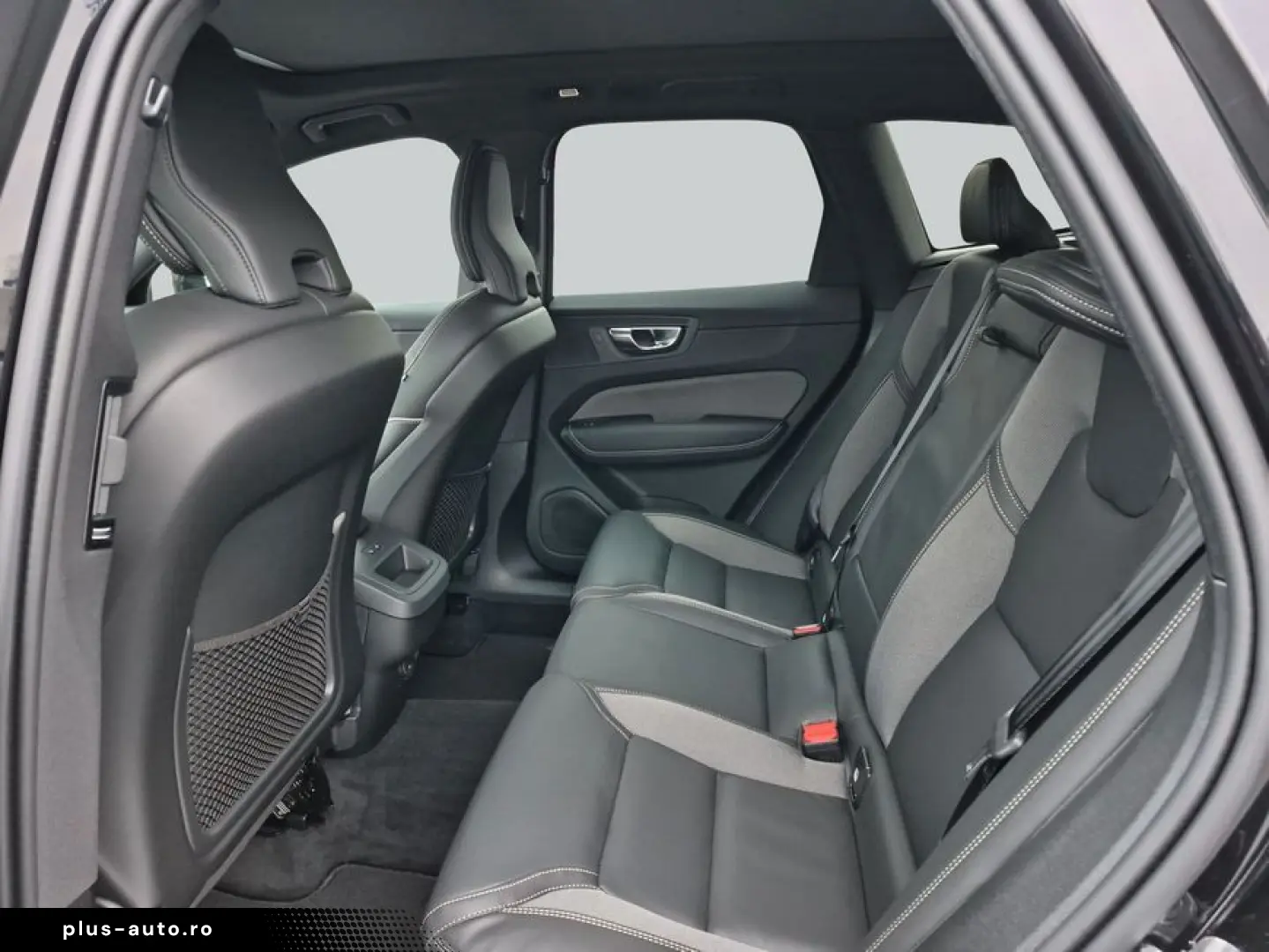 VOLVO XC60 B5 B AWD Plus Dark Business Pano