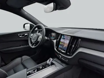 VOLVO XC60 B5 B AWD Plus Dark Business Pano