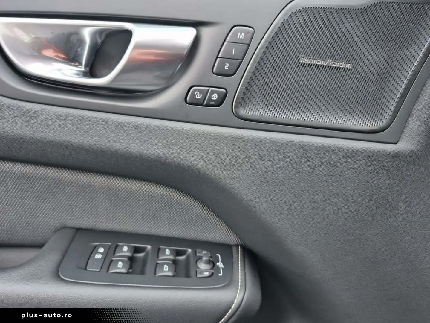 VOLVO XC60 B5 B AWD Plus Dark Business Pano