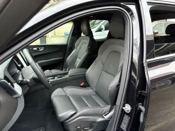 VOLVO XC60 B5 Plus Black Edition He-Up PANO 360 ACC BL