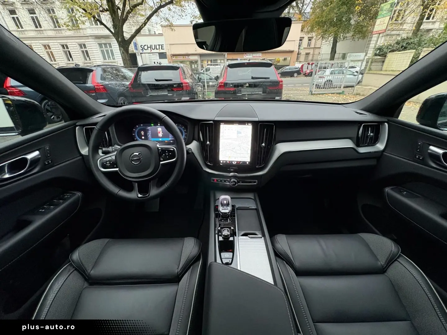 VOLVO XC60 B5 Plus Black Edition He-Up PANO 360 ACC BL