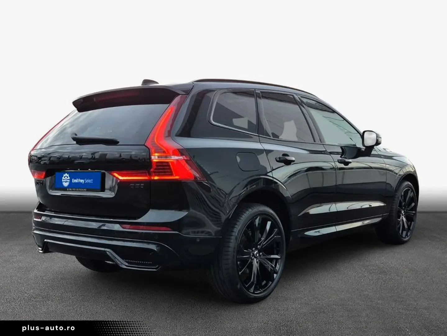 VOLVO XC60 B5 B AWD Plus Black Edition Pano 360 View