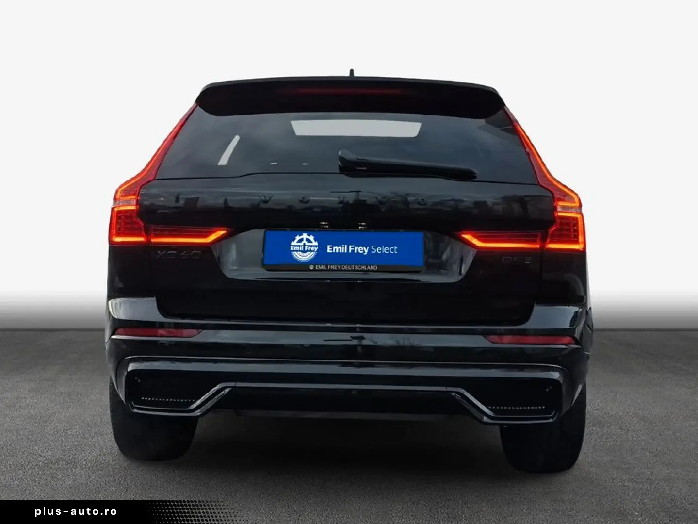 VOLVO XC60 B5 B AWD Plus Black Edition Pano 360 View