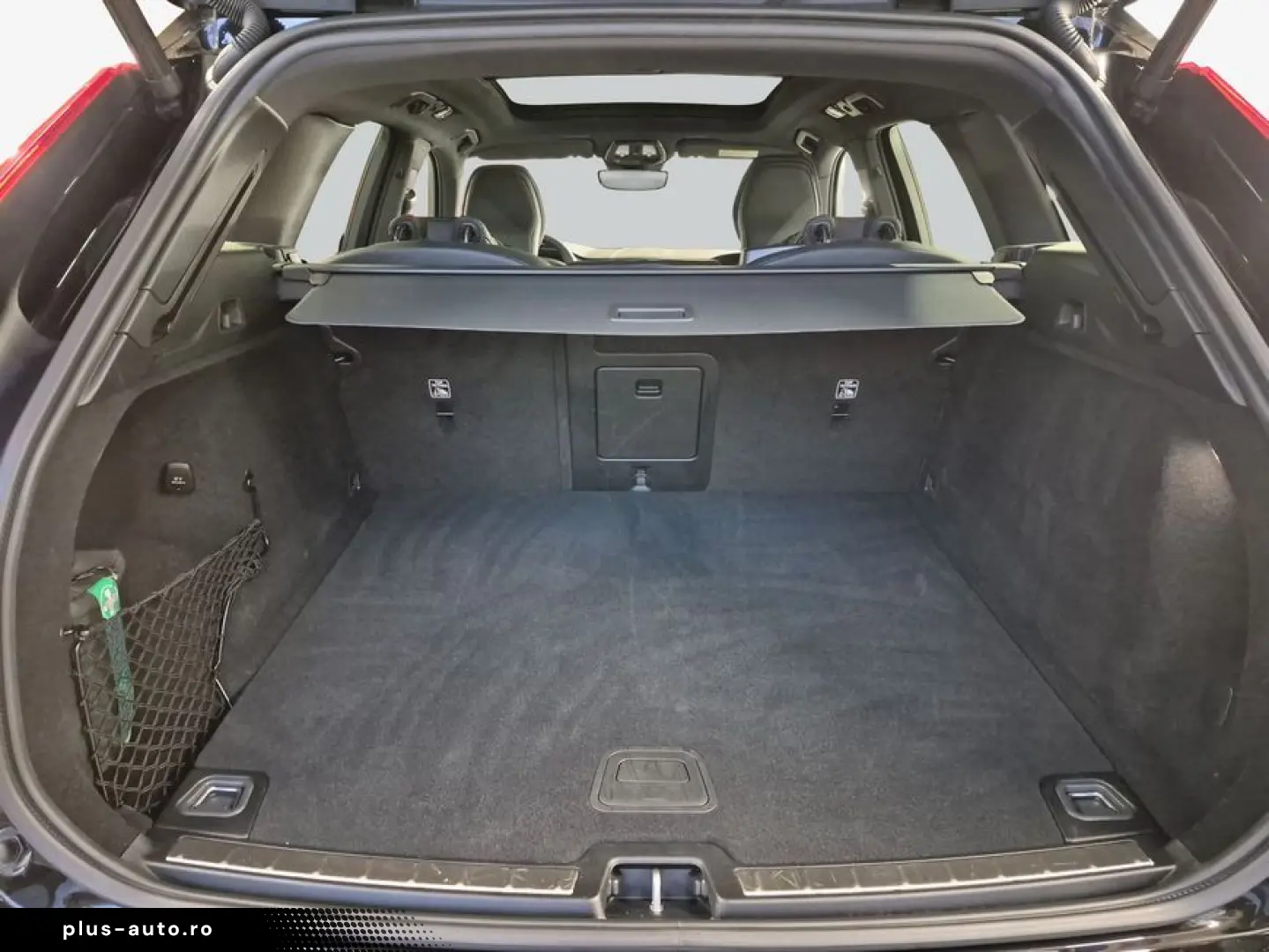 VOLVO XC60 B5 B AWD Plus Black Edition Pano 360 View