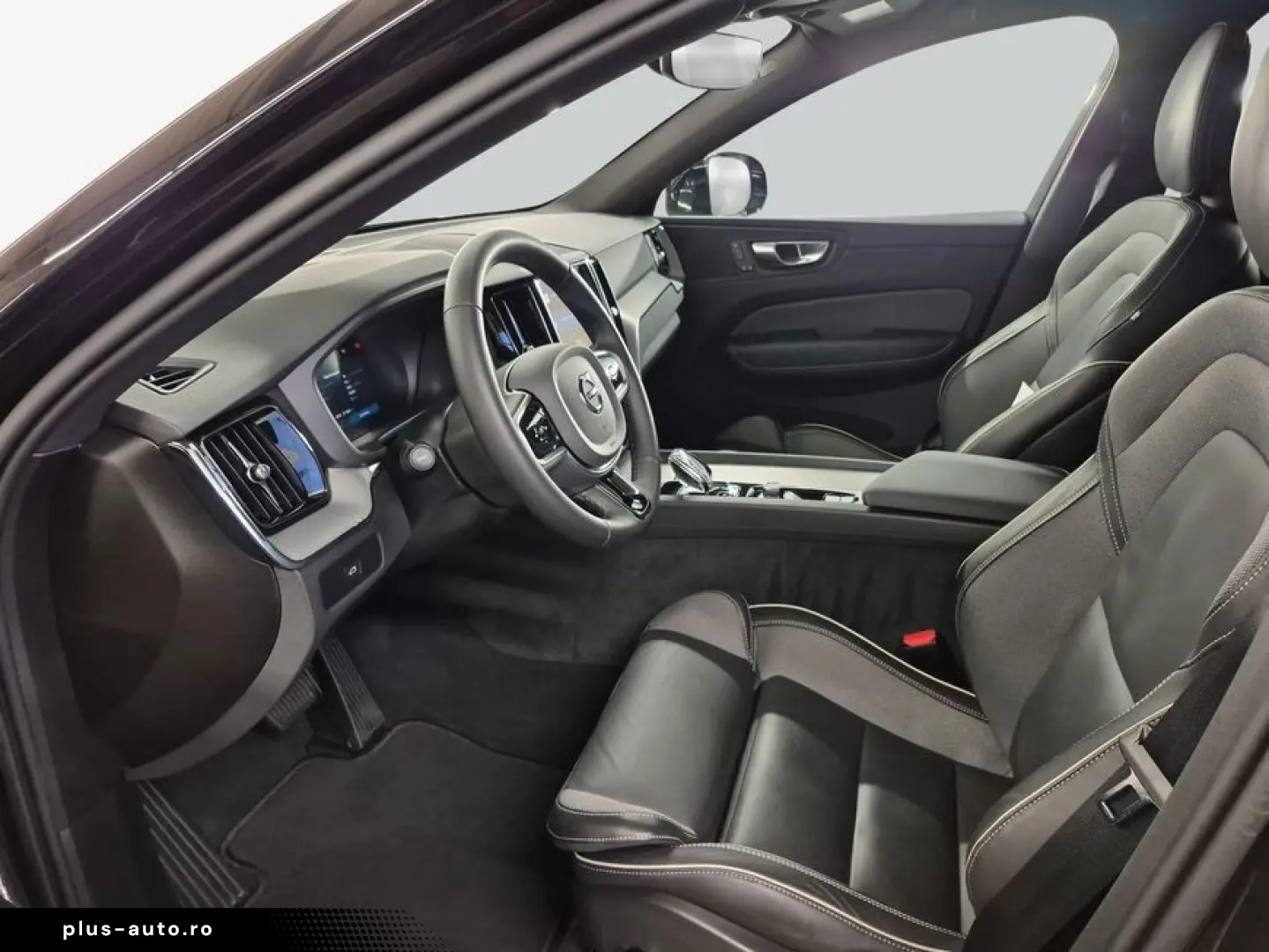VOLVO XC60 B5 B AWD Plus Black Edition Pano 360 View